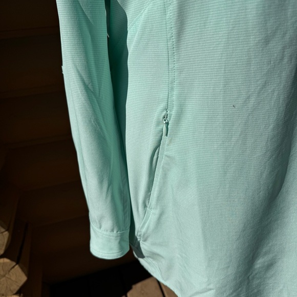 Duluth Trading Co Teal performance Shirt.
Size LARGE.  GENTLY USED. - Picture 4 of 9